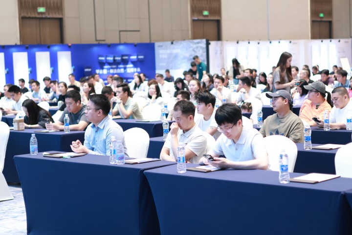一場發(fā)布會，一場千人狂歡嘉年華 | 2025萬磊廣佛千人行完滿成功